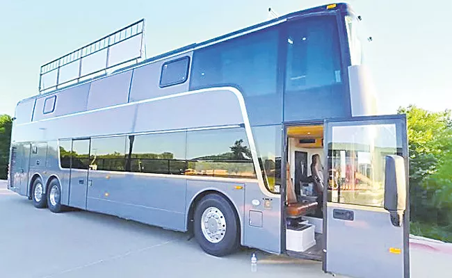 England Man Turned Double Decker Bus Into Modern House - Sakshi