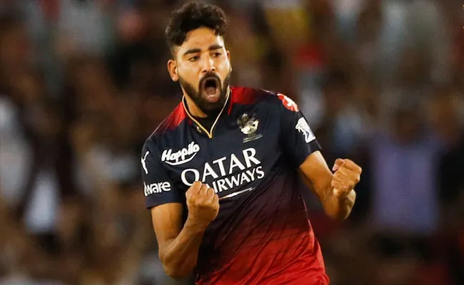 Mohammed Siraj Best Bowling Figures In IPL Career Vs Punjab Kings - Sakshi