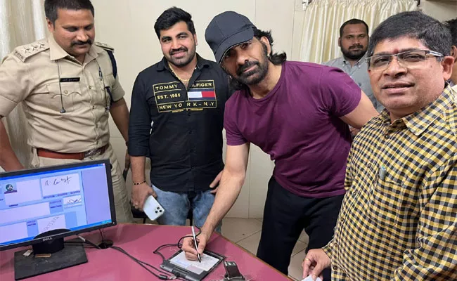 Ravi Teja Visit Khairtabad RTA Office For His Car Registration - Sakshi