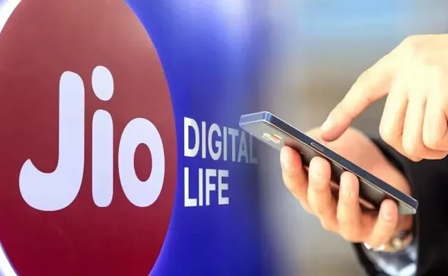 Reliance Jio Net profit rises 13pc revenue up 12pc up - Sakshi