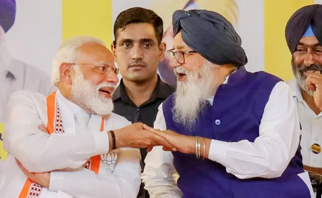 Punjab Former CM Parkash Singh Badal Passed Away at 95 - Sakshi