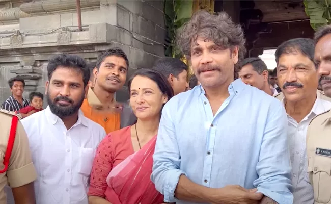 Akkineni Nagarjuna And Amala Visits Tirumala Srivari Temple - Sakshi