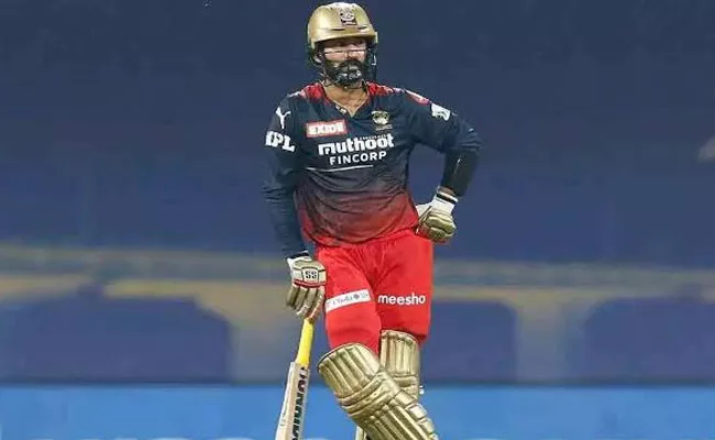 Dinesh Karthik Worst Record-1st-Place Batters Involved Most Run-Outs IPL - Sakshi