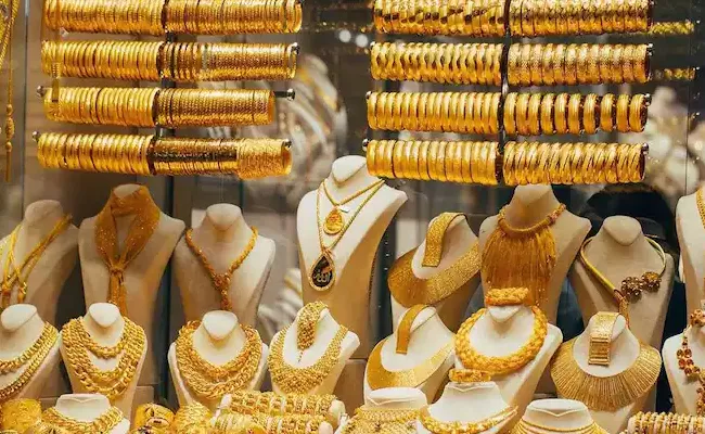 Gold rate 3 April 2023 Good news fall in price check price - Sakshi