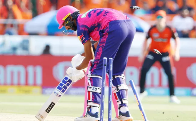 IPL 2023 SRH Vs RR Umran Malik Rattles Devdutt Padikkal Stumps Video Viral - Sakshi