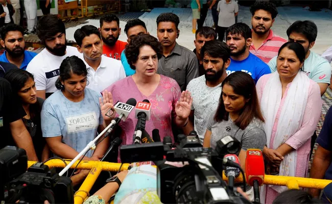 Priyanka Gandhi Calls For Wrestling Body Chief Ouster - Sakshi