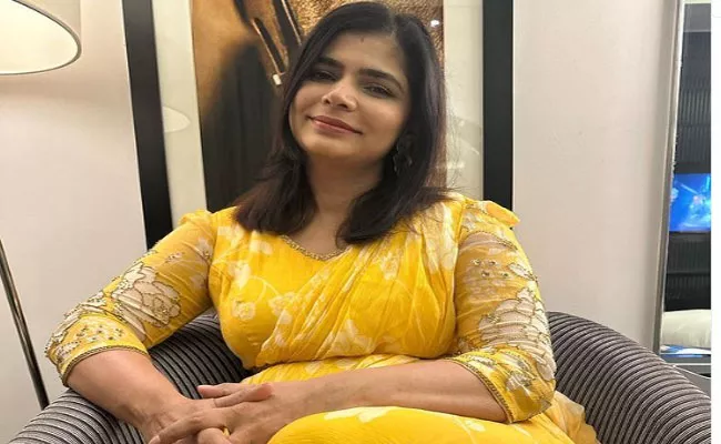 Singer Chinmayi Sensational Comments About womens Blouses - Sakshi