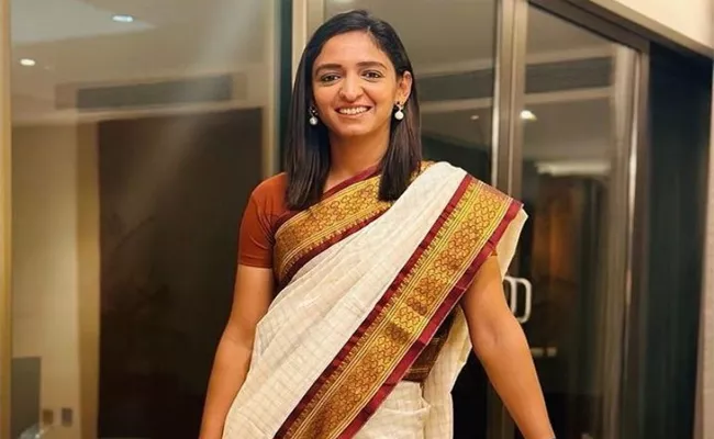 Harmanpreet Kaur In Traditional Indian Saree Pic Goes Viral - Sakshi