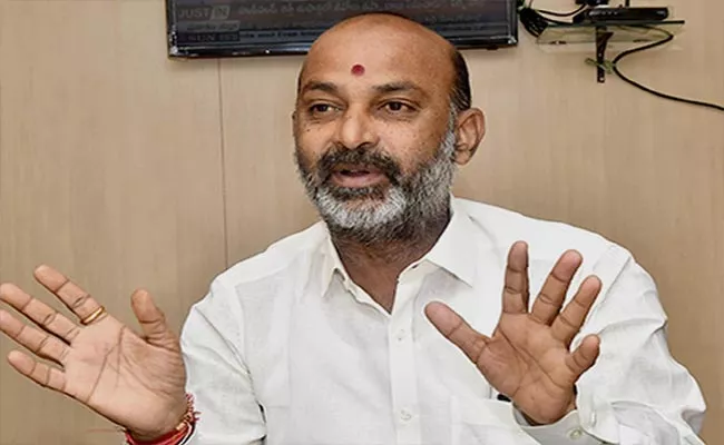 Bandi Sanjay Slams KCR For Not Attend Modi Hyderabad Tour - Sakshi