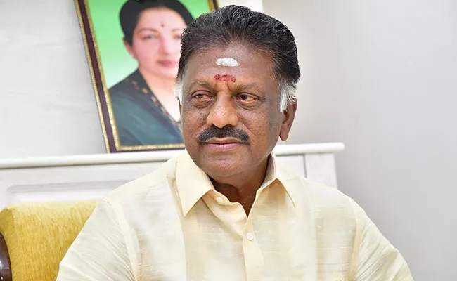 Panneer Selvam meets Yeddyurappa Karnataka Assembly Election - Sakshi