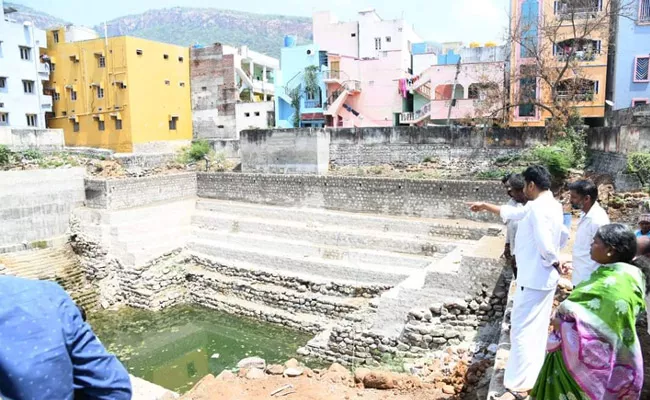 Tirupati: Deputy Mayor Abhinay Reddy Efforts To Develop Lake In Chenna Reddy Colony - Sakshi