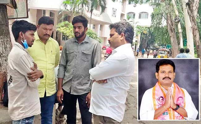 BRS State Leader Mannem Ranjith Yadav Financial Help To Shankar - Sakshi