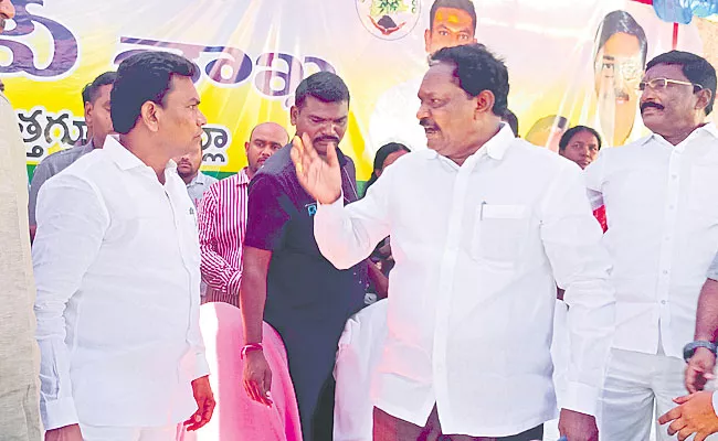 MLA Podem Veeraiah vs Whip Rega Kantha Rao - Sakshi