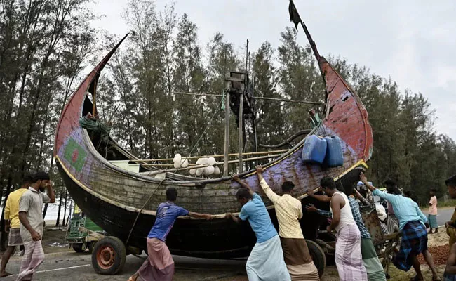 Powerful Cyclone Mocha Approaches Myanmar Bangladesh - Sakshi