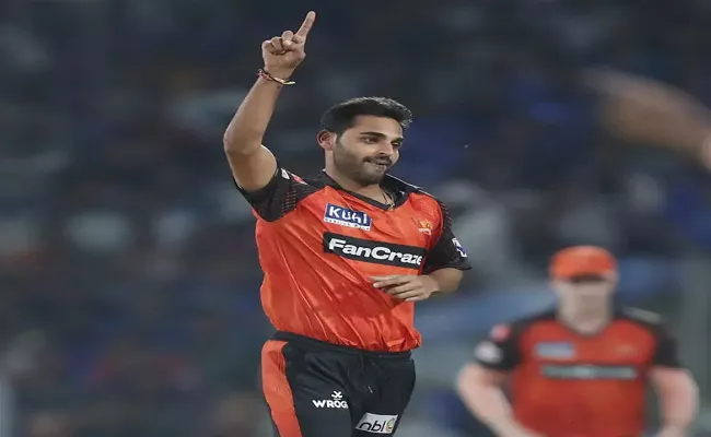 Bhuvneshwar Kumar Takes IPL Five Wicket Haul - Sakshi