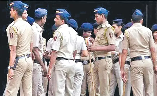 821 Police personnel Deaths In Last 5 years At Mumbai Maharashtra - Sakshi