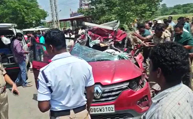 Hyderabad Shankarpalli Road Accident Students Dead - Sakshi