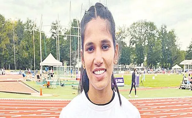 Jyothi Yarraji Won 200m Title 2nd Gold Medal In Federation Cup - Sakshi