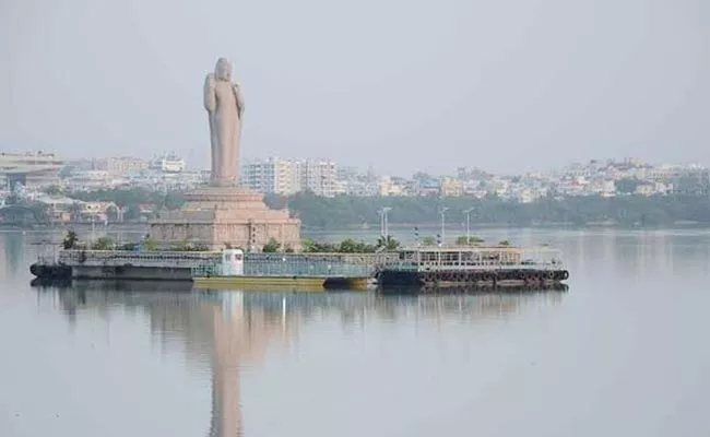 Unknown Woman Dead Body Found In Hussain Sagar HYD - Sakshi