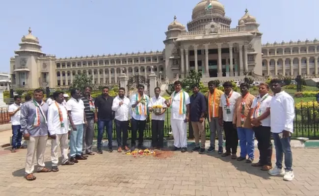 Congress Karyakartas Clean Vidhana Soudha Cow Urine For Bjp Corruption Ends Karnataka - Sakshi