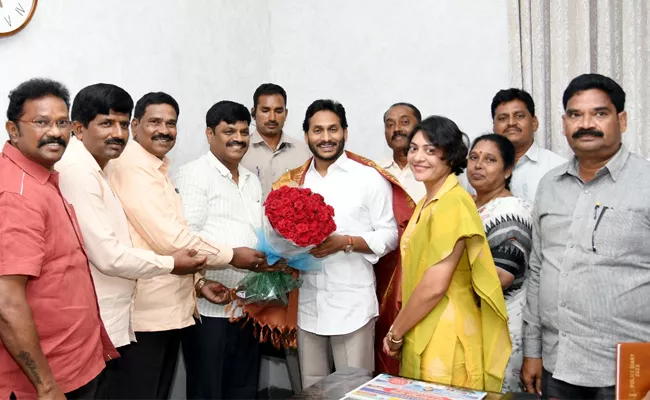 Police Officers Association Thanked Cm Ys Jagan Mohan Reddy Clearing Pending Bills - Sakshi