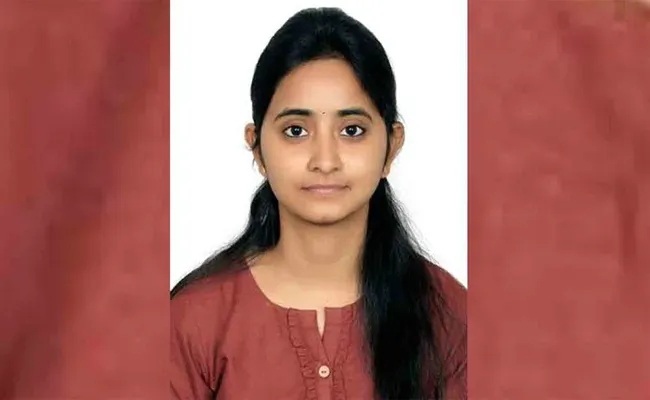 Ku Professor Daughter Manda Apoorva Gets 646 Civils Rank - Sakshi