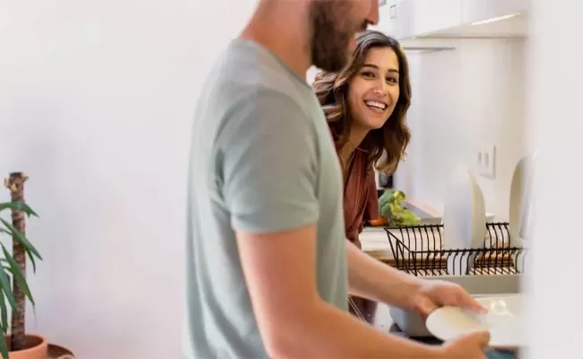 Spain To Launch App For Wives To Track If Husbands Are Doing Household Chores - Sakshi