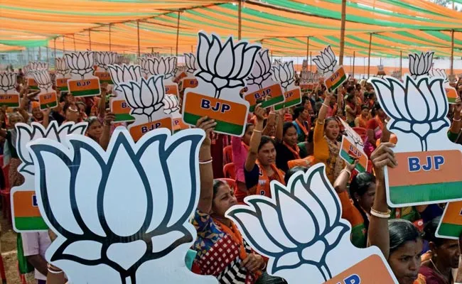 Confusion Among Telangana BJP Workers Over Party Chief Change - Sakshi