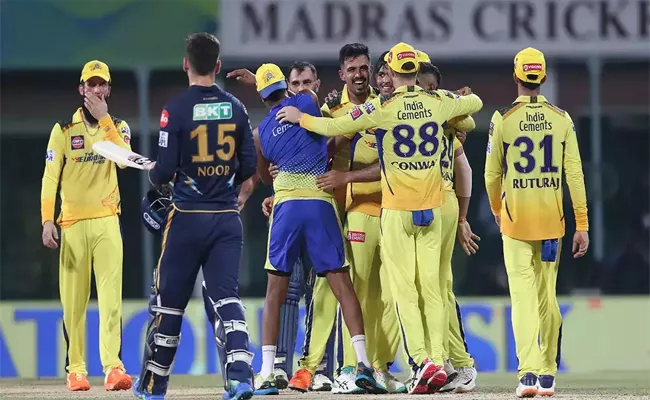 IPL 2023: GT Fans Suspecting That QF 1 Match With CSK Has Been Fixed - Sakshi