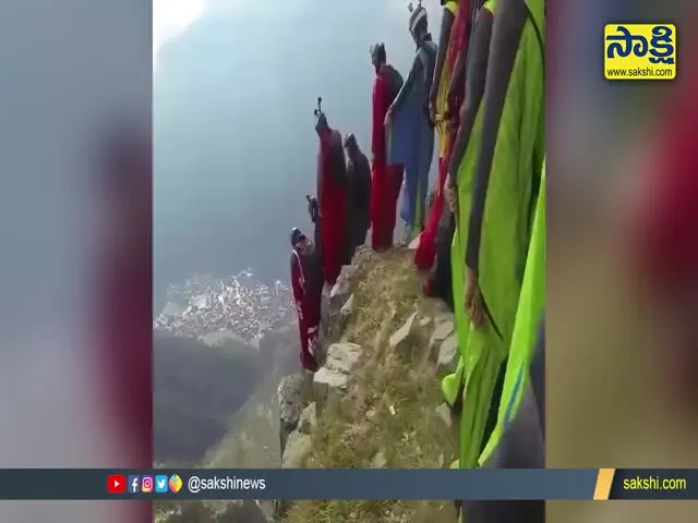 Sky Diving Like Bats Video Goes Viral