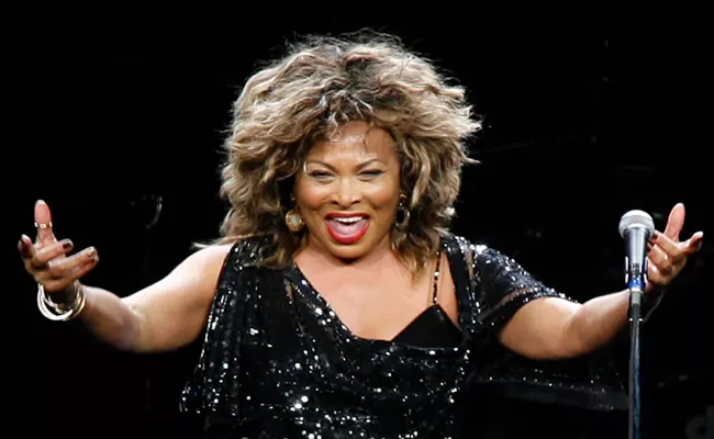 Legendary singer Tina Turner passes away - Sakshi