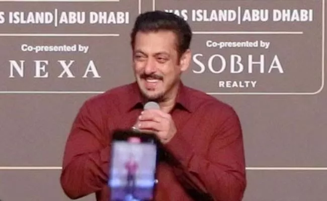 Salman Khan Responds About marriage proposal from fan at IIFA 2023 - Sakshi