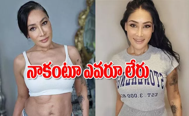 Bigg Boss fame Sofia Hayat flaunts Scar After Surgery - Sakshi