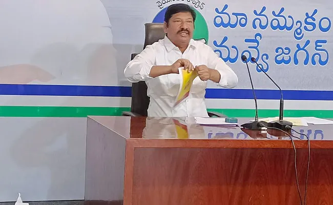 Jogi Ramesh Serious Comments Over Chandrababu And TDP Manifesto - Sakshi