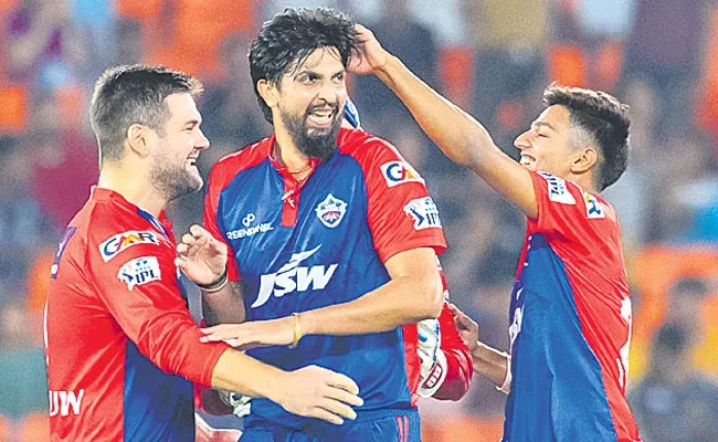 Delhi Capitals defeated Gujarat Titans by 5 runs  - Sakshi