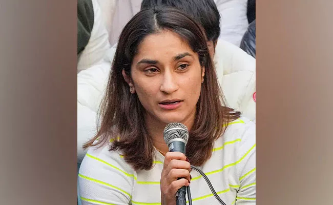 Vinesh Phogat Slammed Union Sports Minister Anurag Thakur  - Sakshi