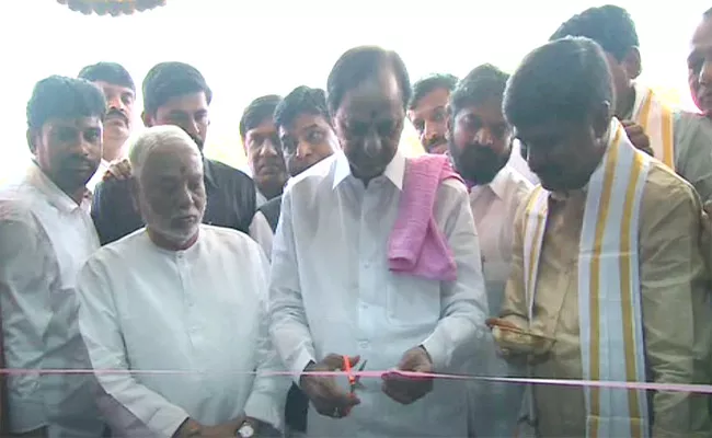 Telangana CM KCR inaugurate BRS central office In Delhi Updates - Sakshi