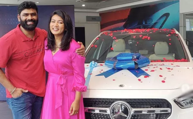 TV Actress Ashmita Buys Mercedes Benz Car - Sakshi