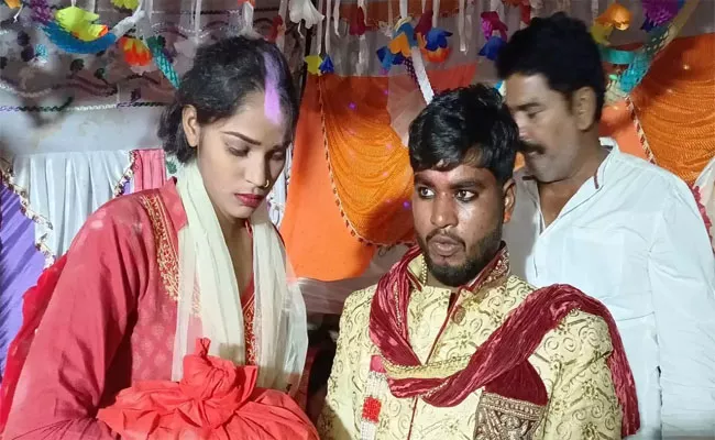 A Bihar Groom Stopped His Wedding Get Married To The Brides Sister - Sakshi