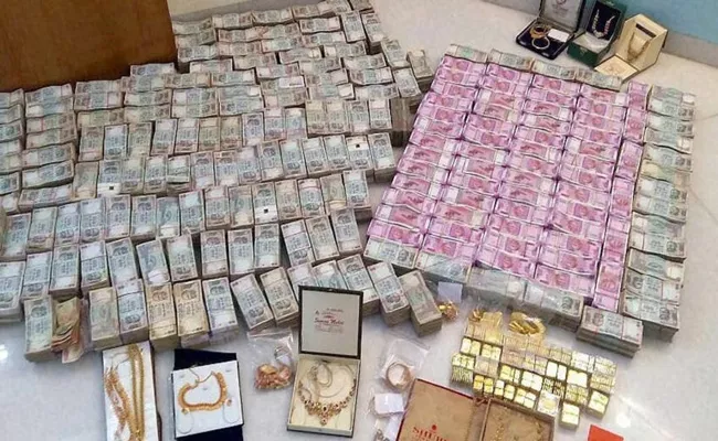 Karnataka Assembly elections 2023: I-T raids unearth Rs 15. 3 cr cash, 10. 14 kg gold - Sakshi