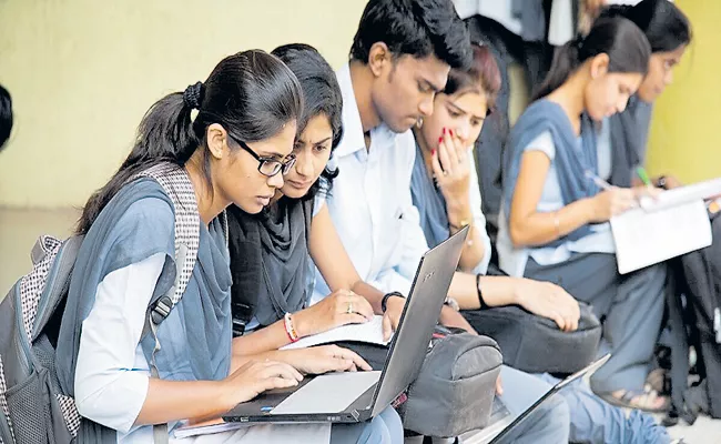 Huge increase in seats in IITs and NITs - Sakshi