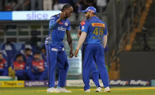 Jofra Archer Ruled Out Of IPL 2023, MI Name Chris Jordan As A Replacement - Sakshi