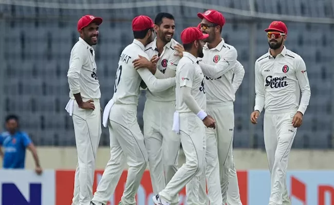 Nijat Masood 7th bowler in history to take a wicket with his first ball in Tests - Sakshi