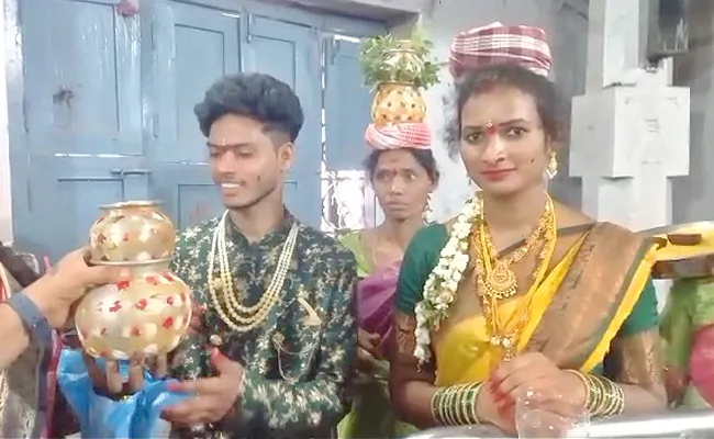 Hyderabd Man Married Transgender Pinky At Vemulavada Temple - Sakshi