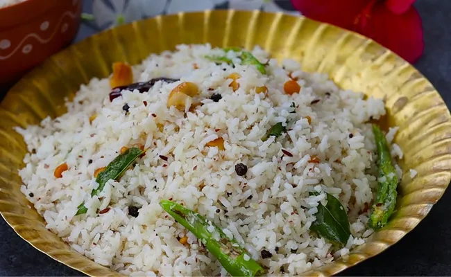 How To Make Coconut Poha Recipe - Sakshi