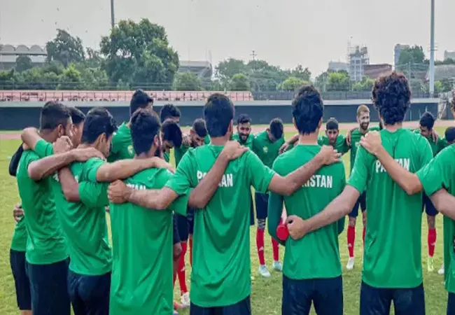 Pakistan to reach Bengaluru 10 hours before kick off - Sakshi