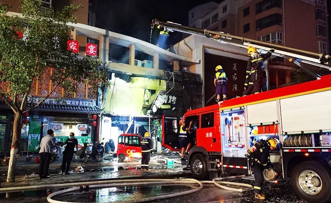 China Yinchuan Restaurant LPG Cylinder Explosion Kills Few - Sakshi