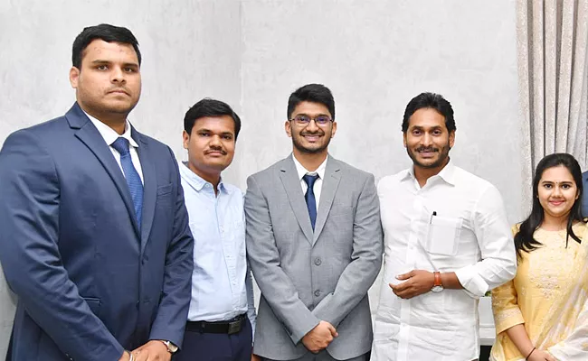 UPSC Rankers 2022 Meets CM YS Jagan - Sakshi