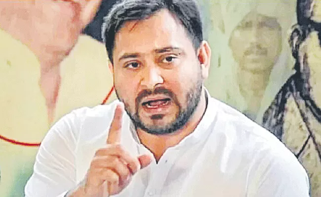 Defeat Fascist forces says Tejashwi Yadav - Sakshi