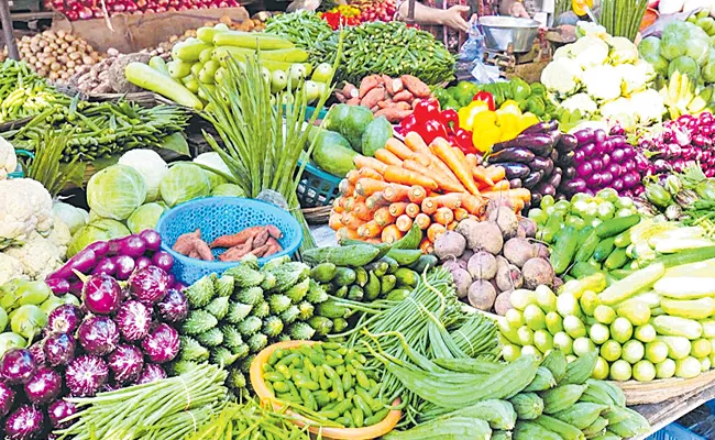 Vegetable prices increased in all regions apart from Hyderabad - Sakshi